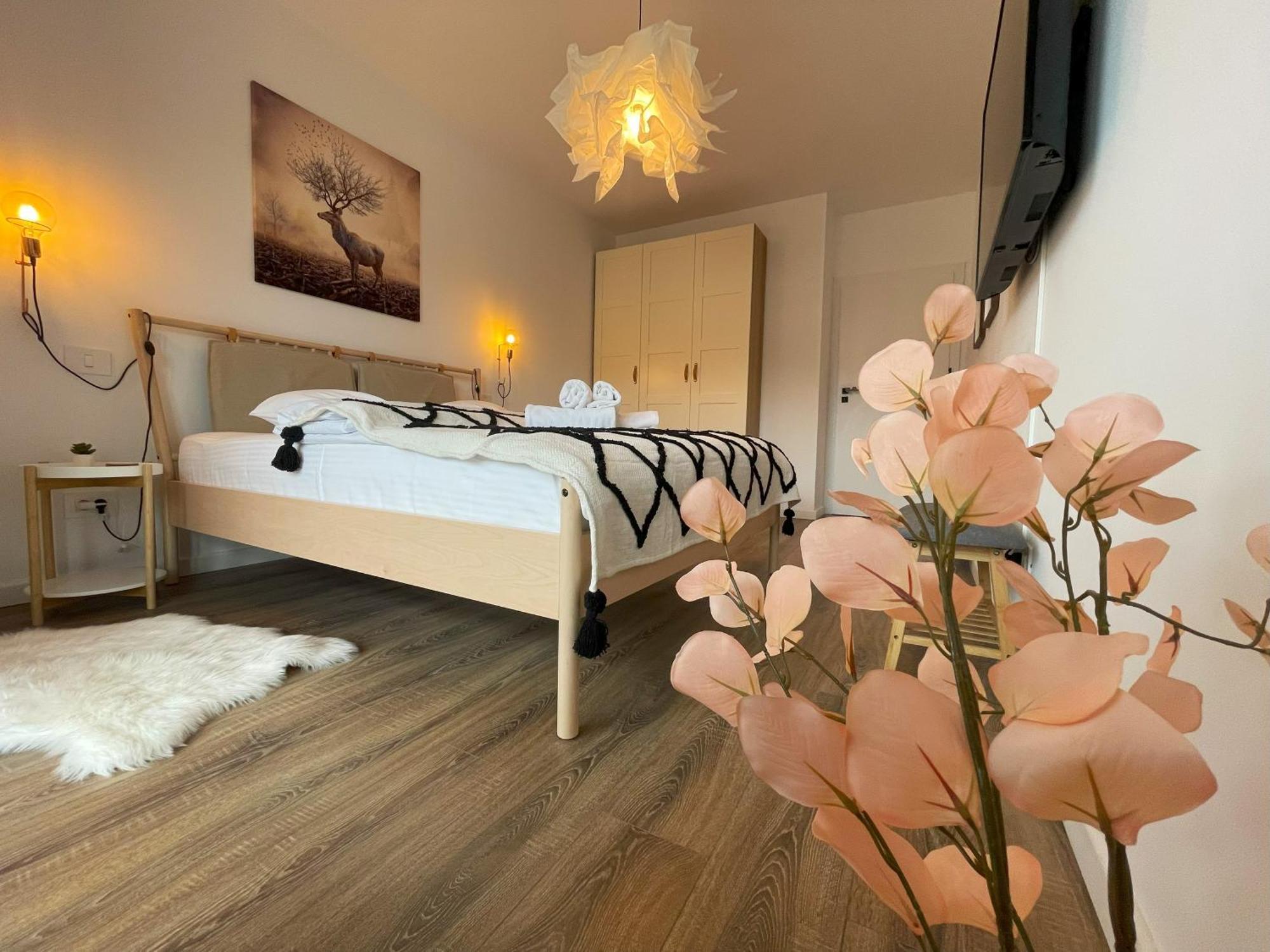 Rosewood Boutique Apartment Сіная Екстер'єр фото